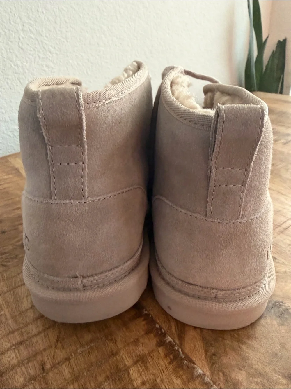 UGG Neumel Chukka Boots Men’s 11 Chestnut Suede Sheepskin Lined
